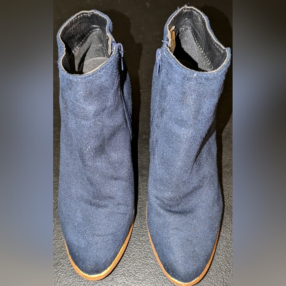 Women's Ankle Boots - Picture 3 of 3